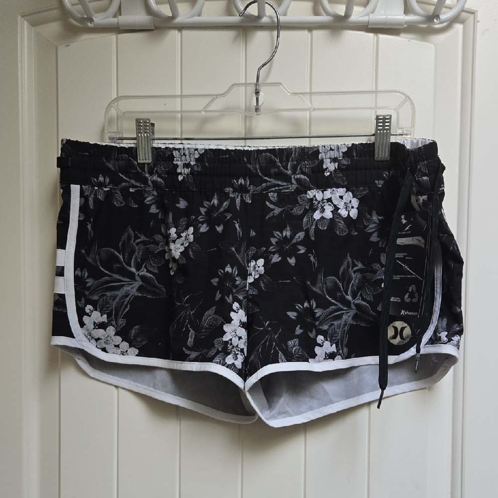 Brand New Hurley Black Floral Women's Shorts with White Floral Accents Large - Picture 3 of 7